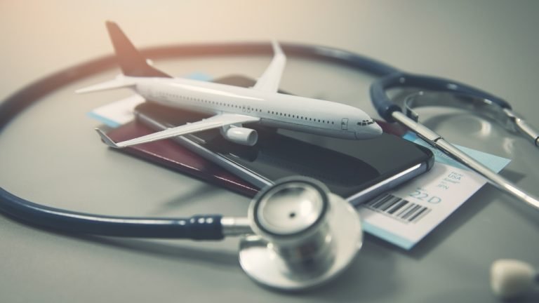 assicurazione viaggio e sanitaria perchè farla