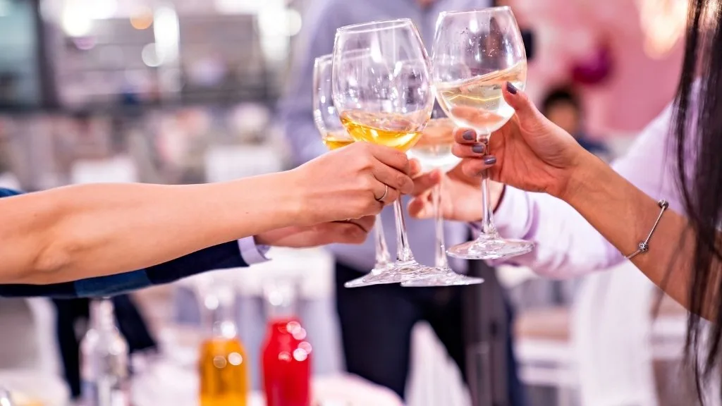 consumo alcolici guida agli effetti e quanti consumarne